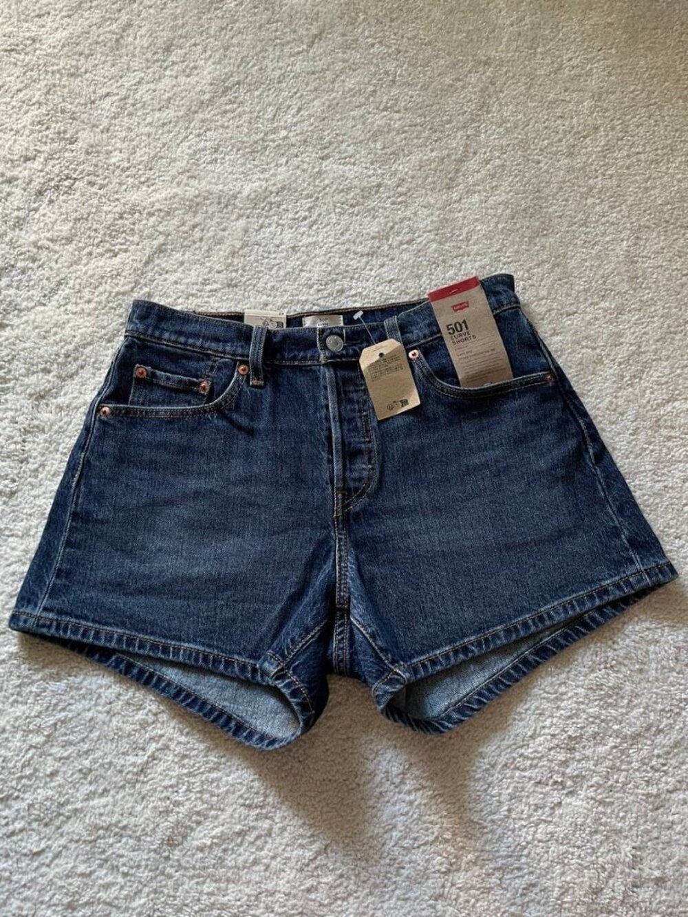 NWT Levi's 501 Mid Rise Curve Women’s Denim Shorts Size 29